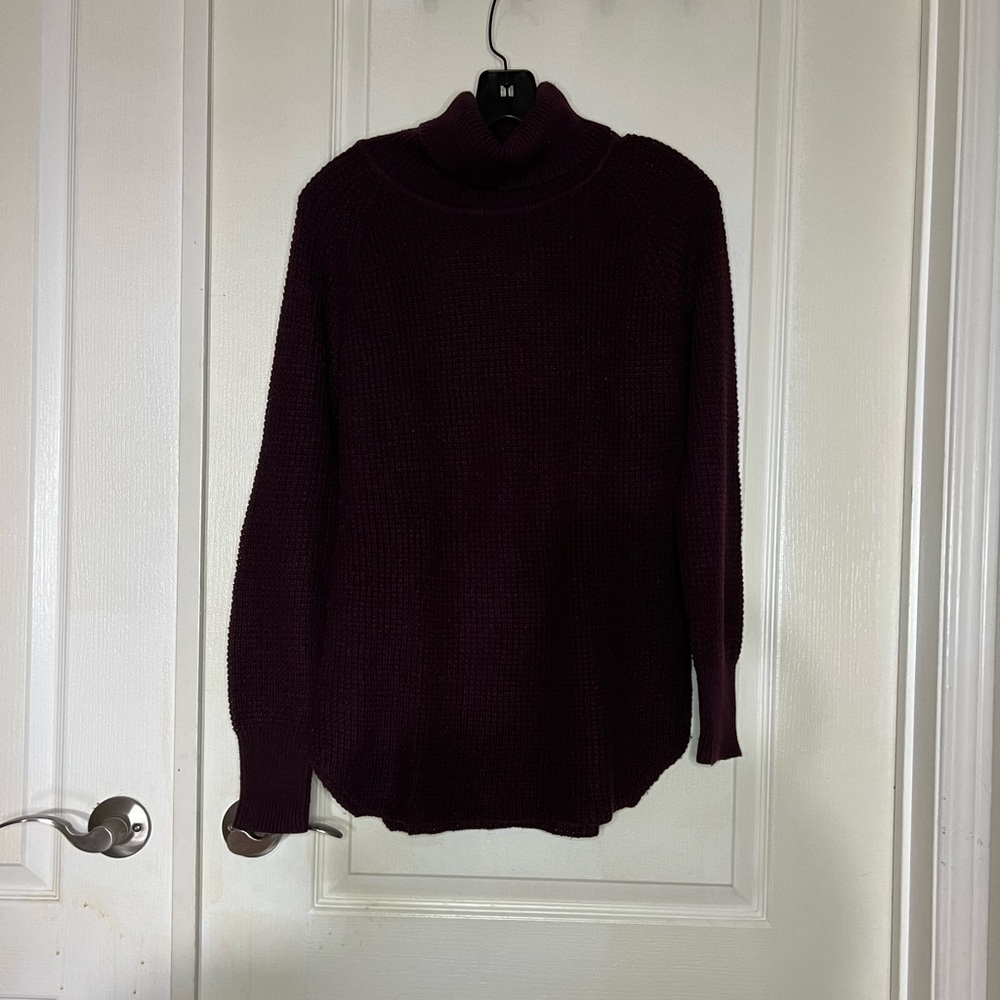 7 Sisters Size Small Plum Turtleneck Sweater
